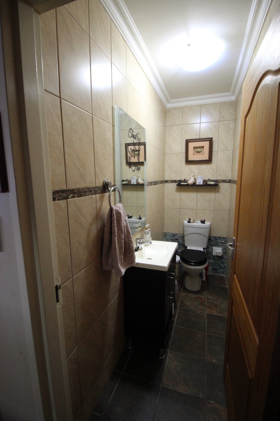 4 Bedroom Property for Sale in Lake Deneysville Free State
